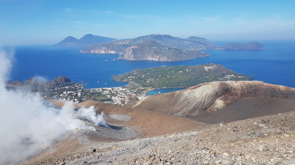 Vulcano Flüssigkeitsaustritt verunsichert Menschen Vulkane Net Newsblog