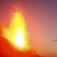 Stromboli mit frequenten Eruptionen am 25. April