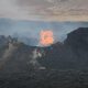 Island: Hornito wächst im Krater