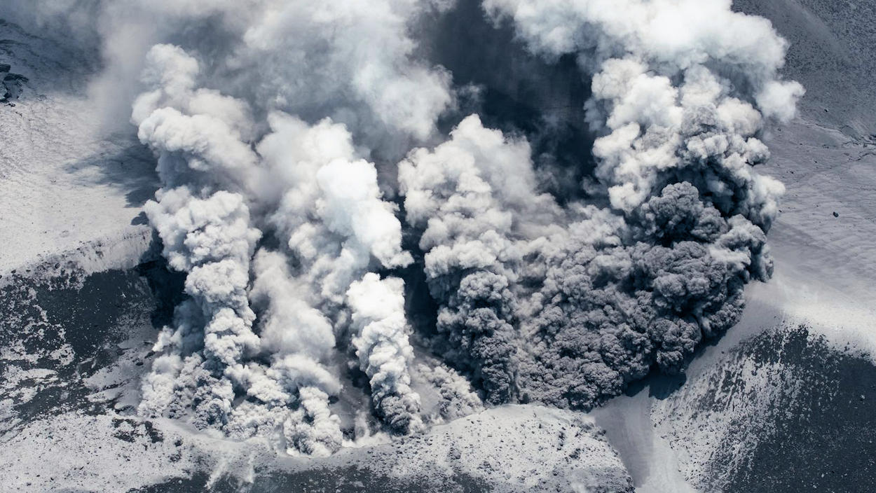 Eruption das Shinmoe-dake kurz bevor der pyroklastische Strom am Sonntag abging. © André Müller Vulkanausbruch an Shinmoedake
