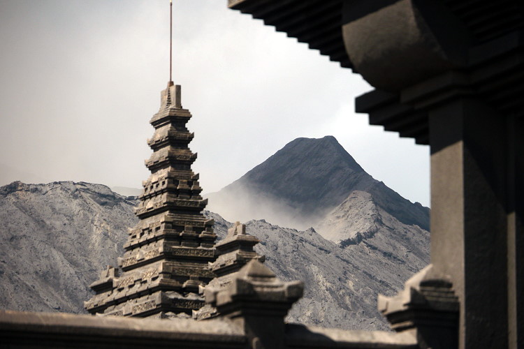 The temple at the foot of Bromo